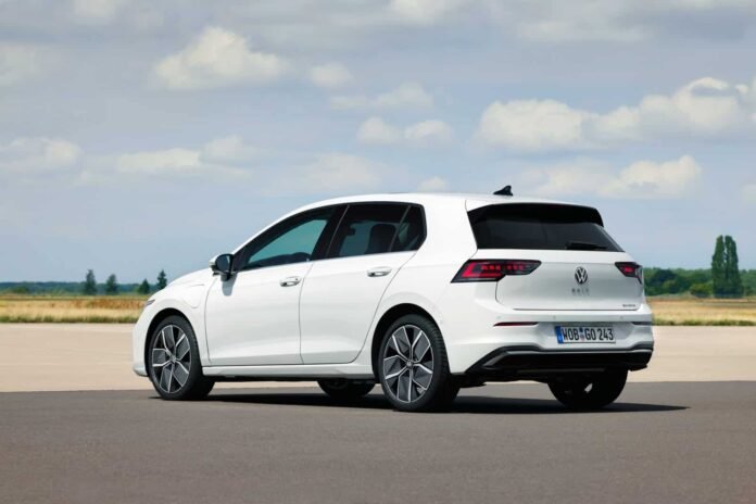 Volkswagen-Golf-Style-eHybrid-2024-1