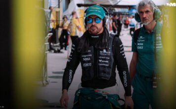 Alonso se divierte a costa de Checo Pérez, pero ahora es la caja de cambios del Aston Martin la que no da tregua