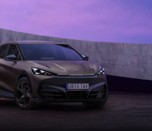 Cupra Tavascan amplía gama con nueva versión de acceso y edición Black Edition