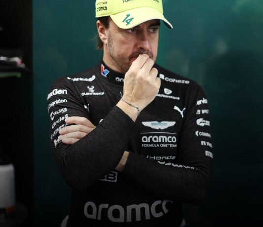 Alonso suaviza sus críticas a la F1 2026 y confía en una mejora del reglamento